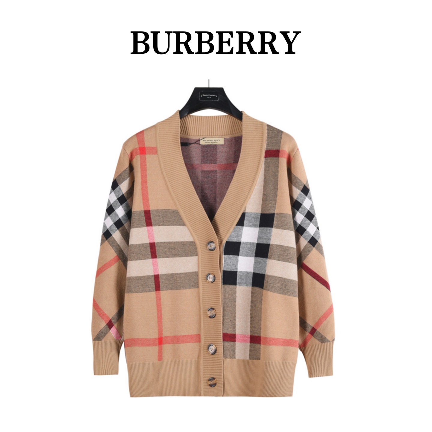 💰240（）
Burberry/巴宝莉 经典款常青格子开衫长袖毛衣外套
单品采用定染定纺纱线、购入原版打造 全套定制辅料 细节决定成败 重磅新款 单品克重高达800余克 柔软细腻不扎身  上身效果非常nice  宽松版型 男女同款 
颜色：卡其色  
尺码：S-L