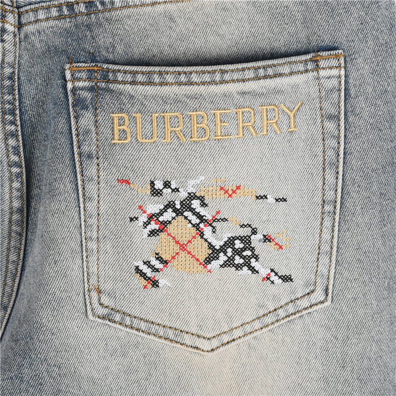 Burberry/巴宝莉 25SS 后袋格纹战马牛仔长裤