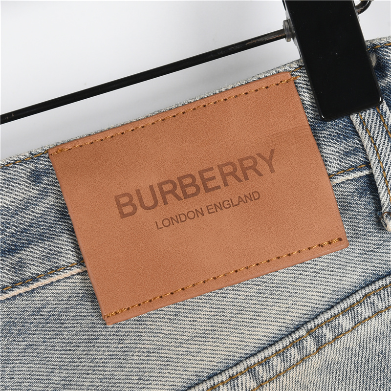 Burberry/巴宝莉 25SS 后袋格纹战马牛仔长裤