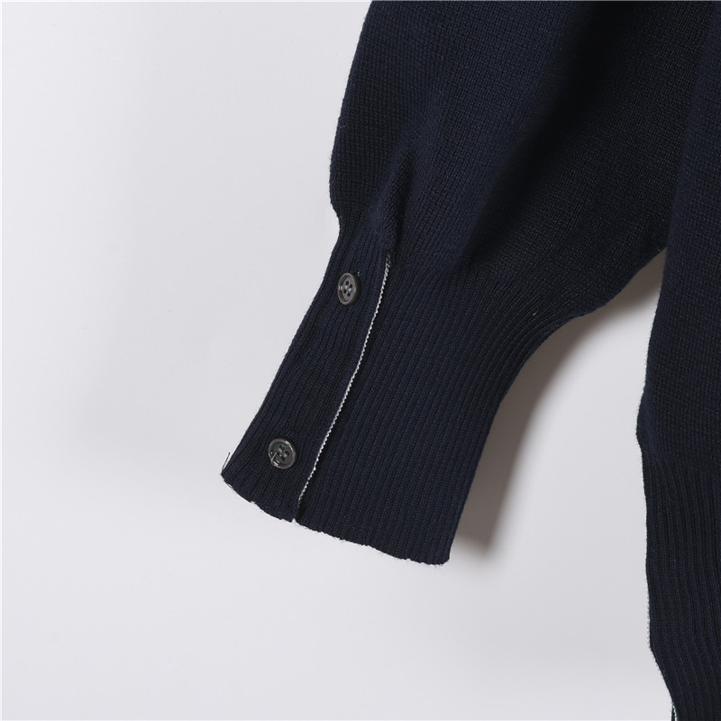 TB经典针织四条杠开衫羊毛混纺毛衣 THOM BROWNE 汤姆布朗 .TB经典四条杠加厚针织毛衣五扣开衫-Chinese UA Cheap High Quatity Brand Clothes Bags handbags Sneakers wholesale wholesaler seller from China Factory suppliers Fashion Clothing Shoes best Quality Beautiful Price TB经典针织四条杠开衫羊毛混纺毛衣 THOM BROWNE 汤姆布朗 .TB经典四条杠加厚针织毛衣五扣开衫