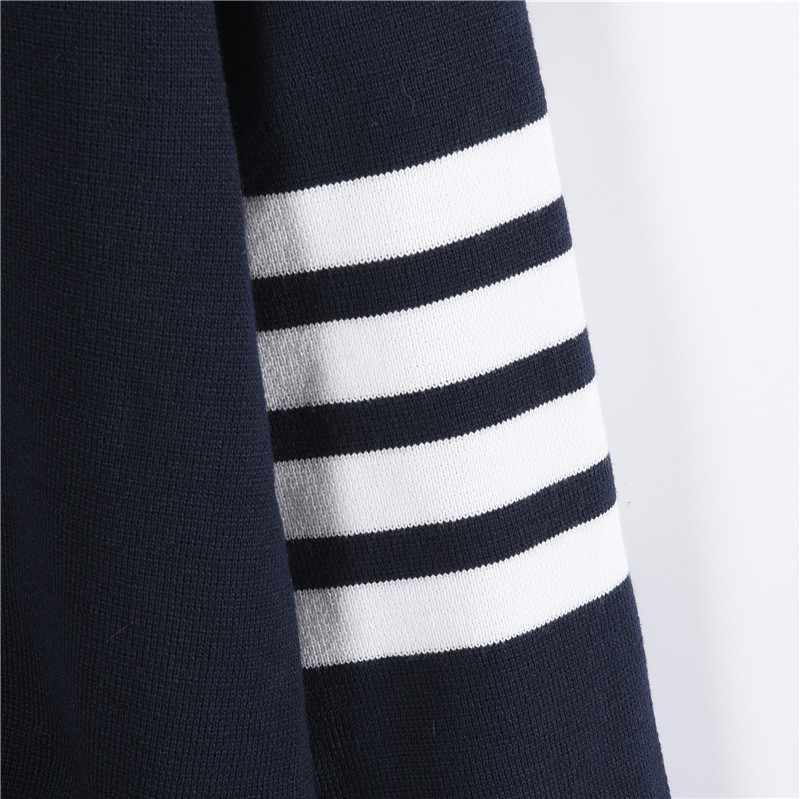 TB经典针织四条杠开衫羊毛混纺毛衣 THOM BROWNE 汤姆布朗 .TB经典四条杠加厚针织毛衣五扣开衫-Chinese UA Cheap High Quatity Brand Clothes Bags handbags Sneakers wholesale wholesaler seller from China Factory suppliers Fashion Clothing Shoes best Quality Beautiful Price TB经典针织四条杠开衫羊毛混纺毛衣 THOM BROWNE 汤姆布朗 .TB经典四条杠加厚针织毛衣五扣开衫