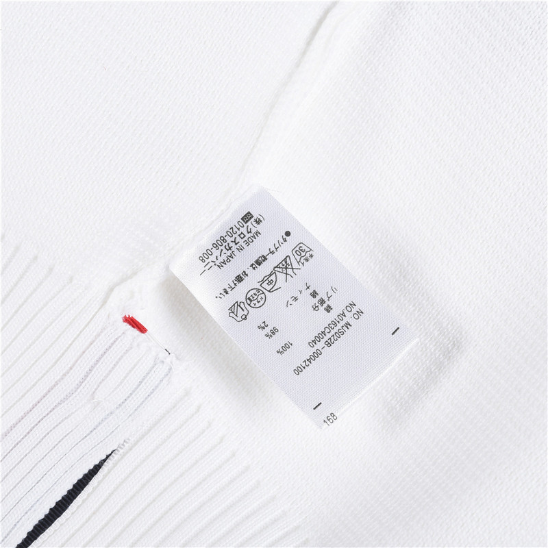 TB经典双袖标加厚圆领羊绒毛衣 THOM BROWNE 汤姆布朗 .TB经典加厚双袖标圆领毛衣 TB经典双袖标加厚圆领羊绒毛衣 THOM BROWNE 汤姆布朗 .TB经典加厚双袖标圆领毛衣