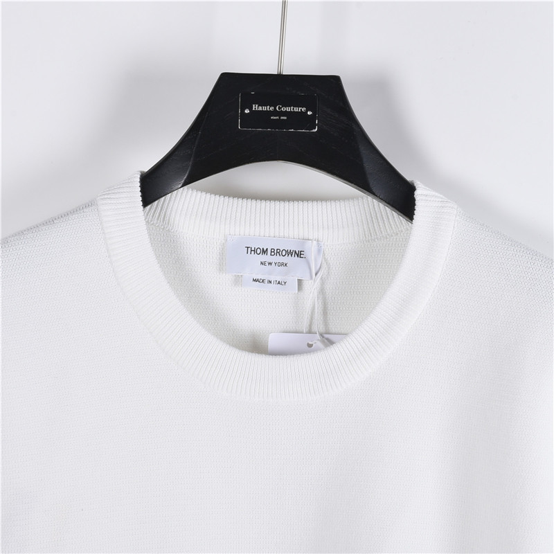TB经典双袖标加厚圆领羊绒毛衣 THOM BROWNE 汤姆布朗 .TB经典加厚双袖标圆领毛衣 TB经典双袖标加厚圆领羊绒毛衣 THOM BROWNE 汤姆布朗 .TB经典加厚双袖标圆领毛衣