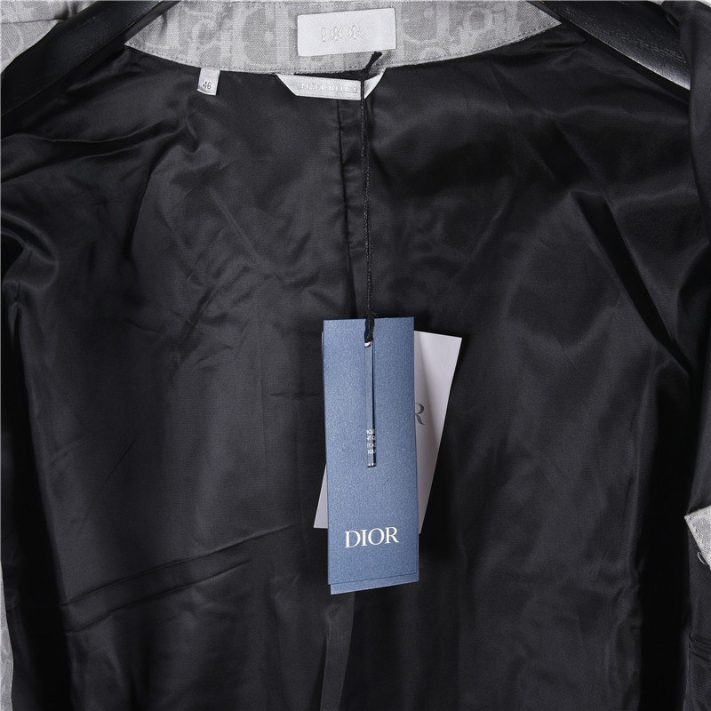 Dior/迪奥徽标提花翻领夹克外套 采用定制棉质牛仔布打造-High Quatity Cheap Brand wholesale wholesaler seller Clothes Bags handbags Sneakers Top Fashion Clothing Shoes from China Factory Chinese suppliers best Quality Beautiful Price Dior/迪奥徽标提花翻领夹克外套 采用定制棉质牛仔布打造