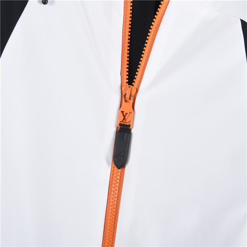 LouisVuitton/路易威登 25FW早秋加棉拼接连帽风衣外套-莆田鞋,莆田鞋货源,高仿鞋,高仿鞋货源,安福档口,莆田高仿鞋,莆田鞋批发,高仿鞋批发,莆田高仿运动鞋,高仿运动鞋,莆田运动鞋 LouisVuitton/路易威登 25FW早秋加棉拼接连帽风衣外套