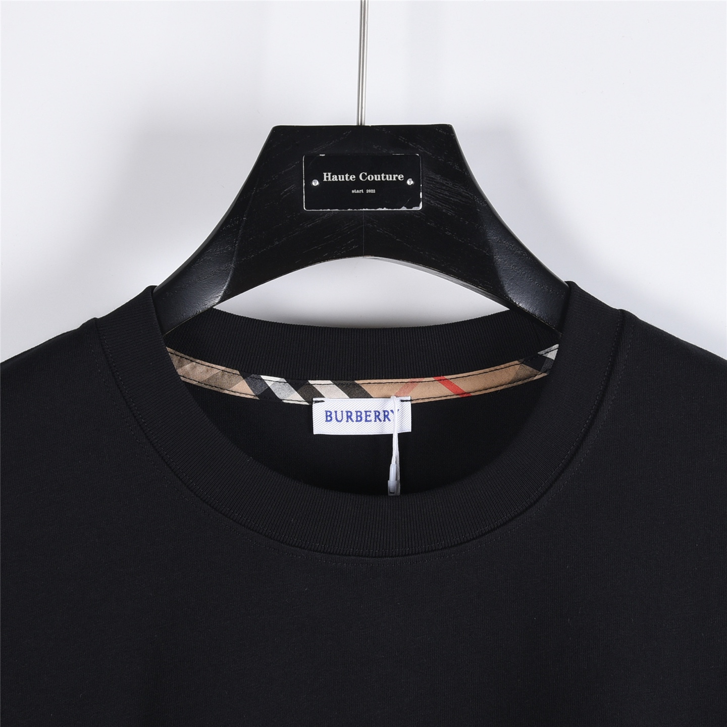 Burberry/巴宝莉 胸前签名后背爱心战马长袖 黑色 白色