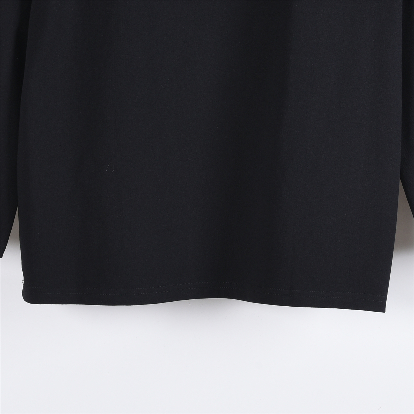 Gucci/古驰 25SS 简约小马长袖 黑色 白色