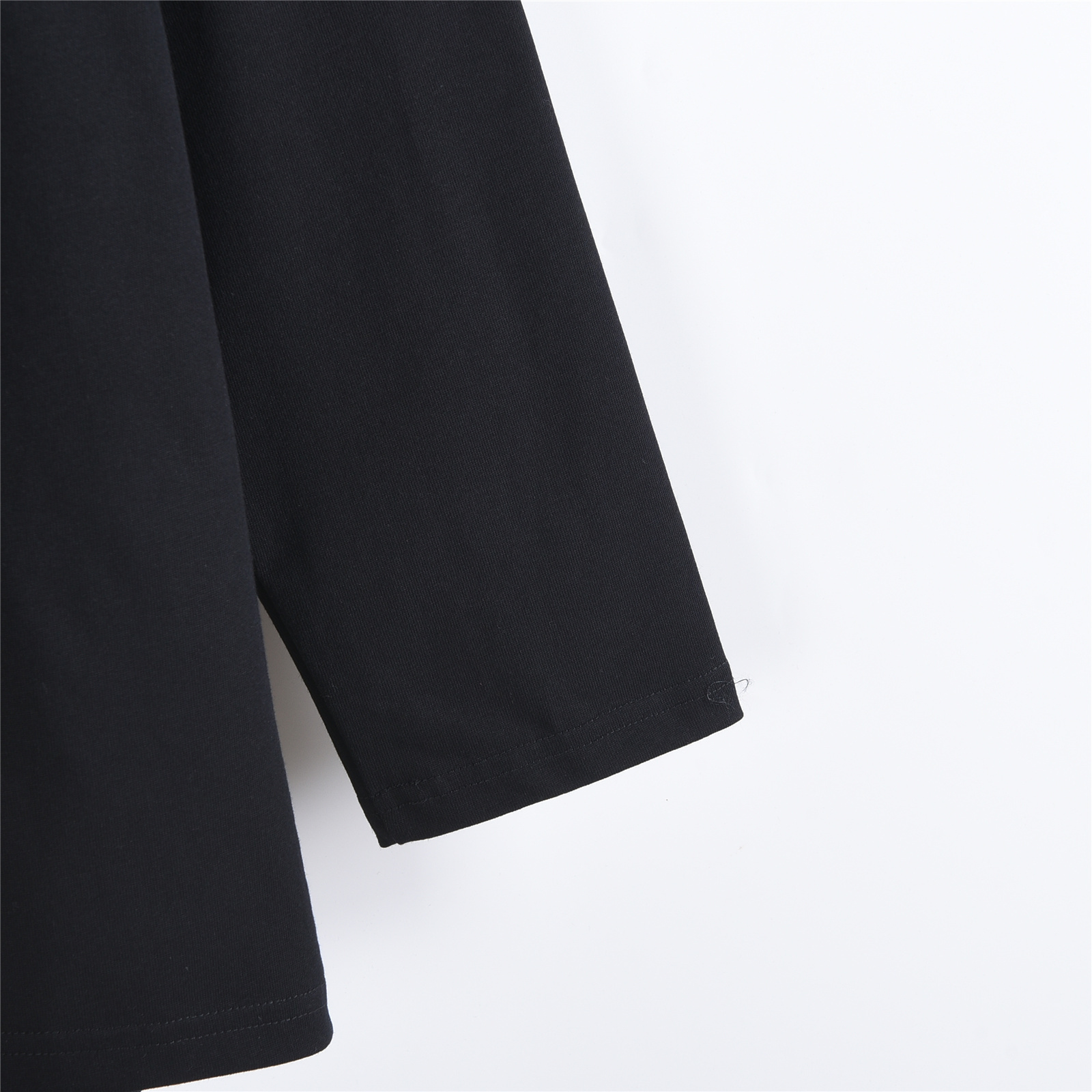 Gucci/古驰 25SS 简约小马长袖 黑色 白色