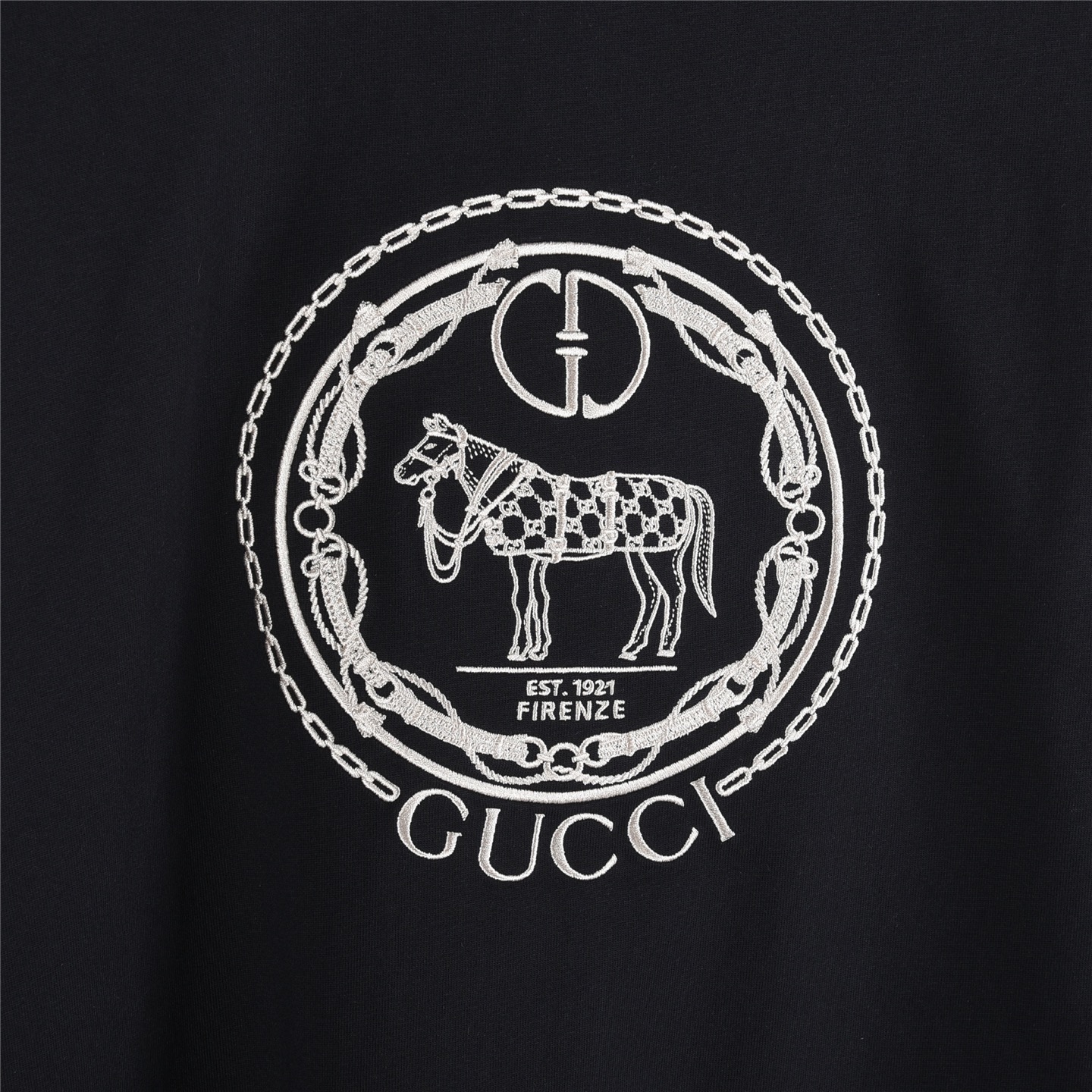 Gucci/古驰 25SS 简约小马长袖 黑色 白色