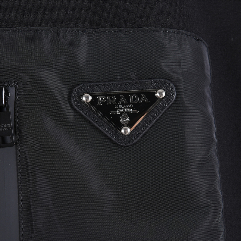 Prada/普拉达 25Fw锥形拉链口袋外套