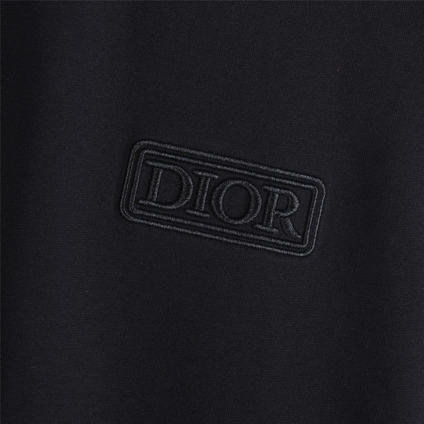 Dior/迪奥 简约胸口方标长袖 黑色 白色