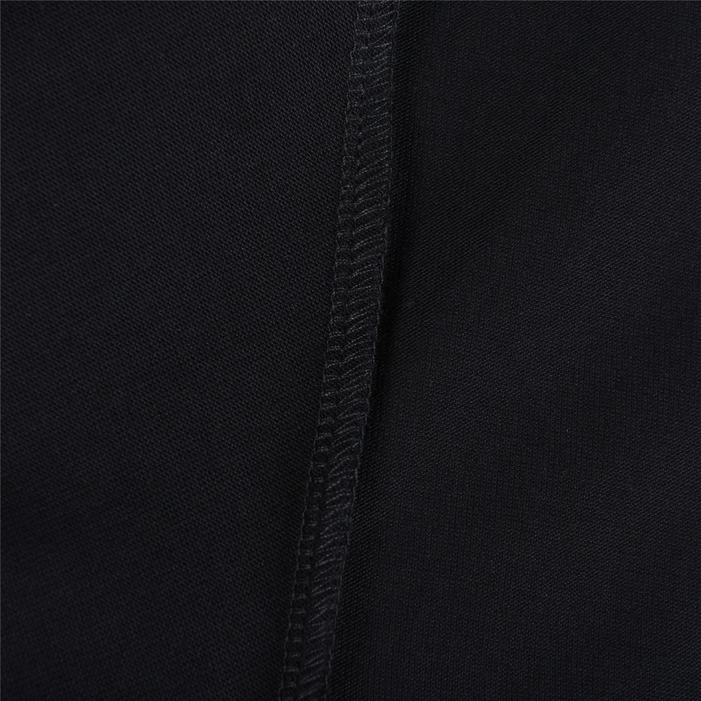 Burberry/巴宝莉 胸口方框战马长袖 黑色 白色