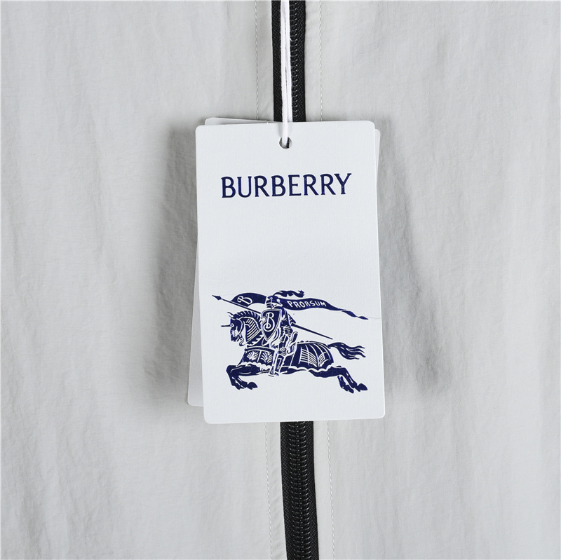 Burberry/巴宝莉 24ss 格纹战马双面穿连帽外套 轻便的连帽外套卡其格 灰色