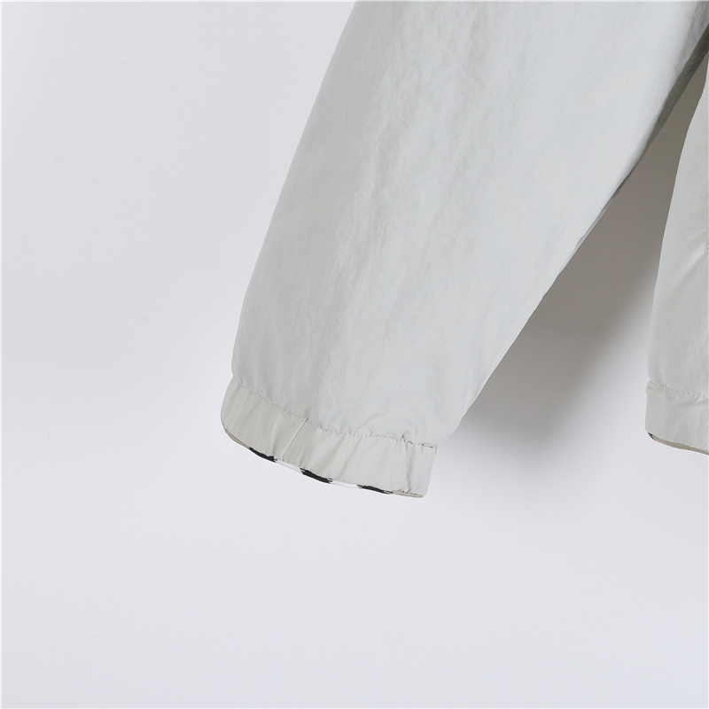 Burberry/巴宝莉 24ss 格纹战马双面穿连帽外套 轻便的连帽外套卡其格 灰色