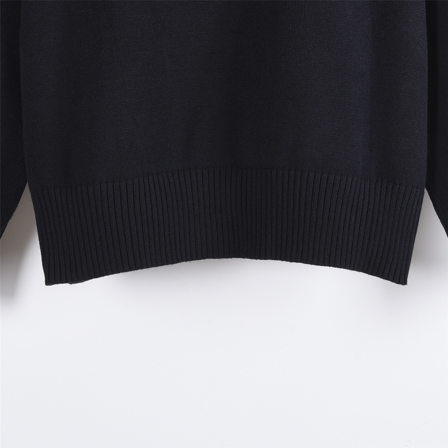 Ami/艾米 24Fw 刺绣爱心微标毛衣-Chinese wholesaler seller Clothes Bags handbags wholesale Shoes High Quatity wholesaler seller Cheap Sneakers from China Factory Chinese suppliers china wholesale clothing wholesaler seller Ami/艾米 24Fw 刺绣爱心微标毛衣