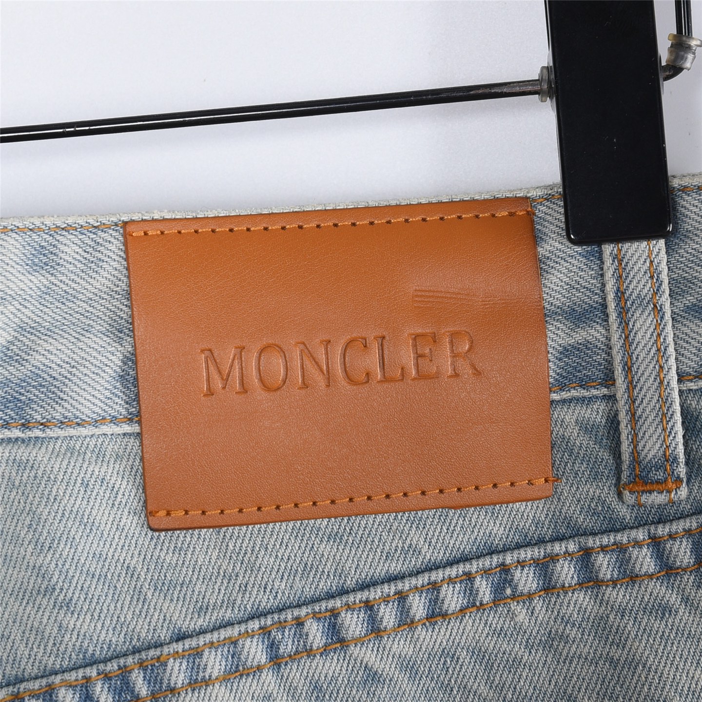 Moncler/蒙口 25Fw后袋半logo压花牛仔长裤 今年为止做的最牛逼的牛仔裤