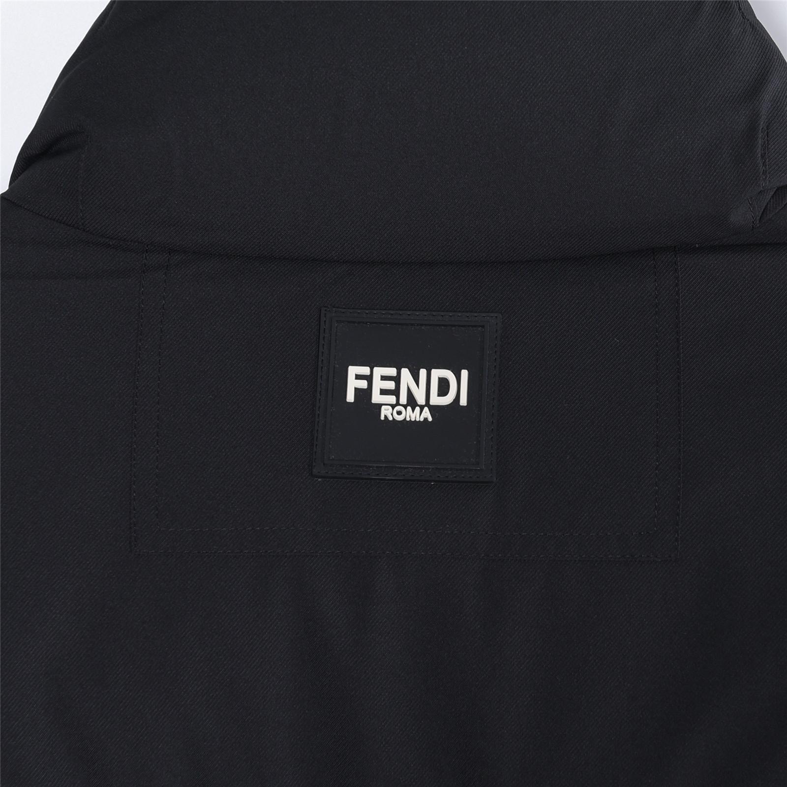 Fendi/芬迪 25Fw可拆卸立领羽绒服 黑色