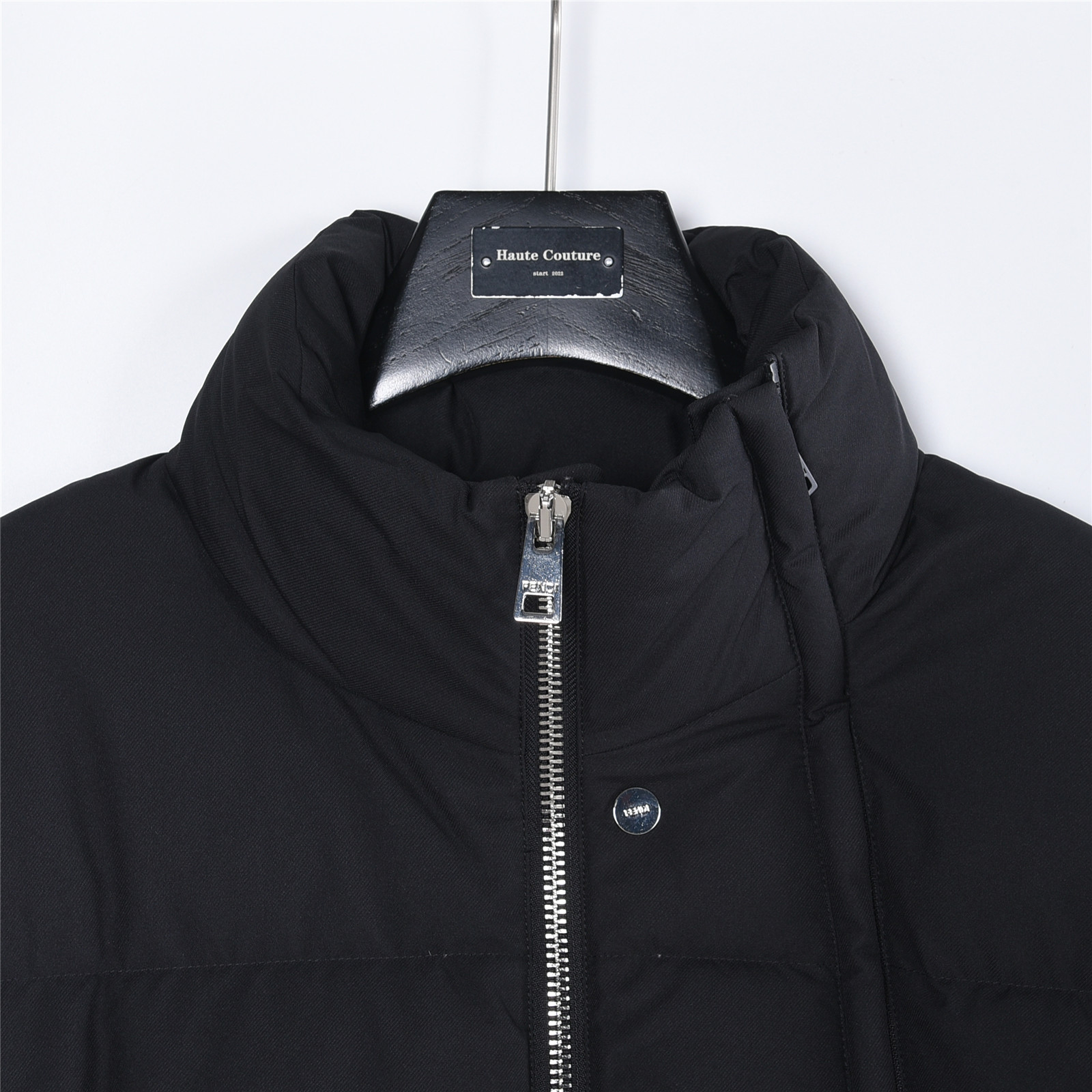 Fendi/芬迪 25Fw可拆卸立领羽绒服 黑色