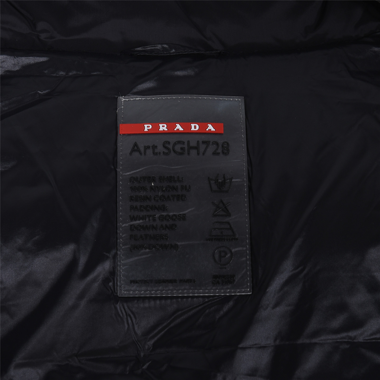 Prada/普拉达 25Fw胸口三角标连帽羽绒服 采用新国标90白鸭绒填充
