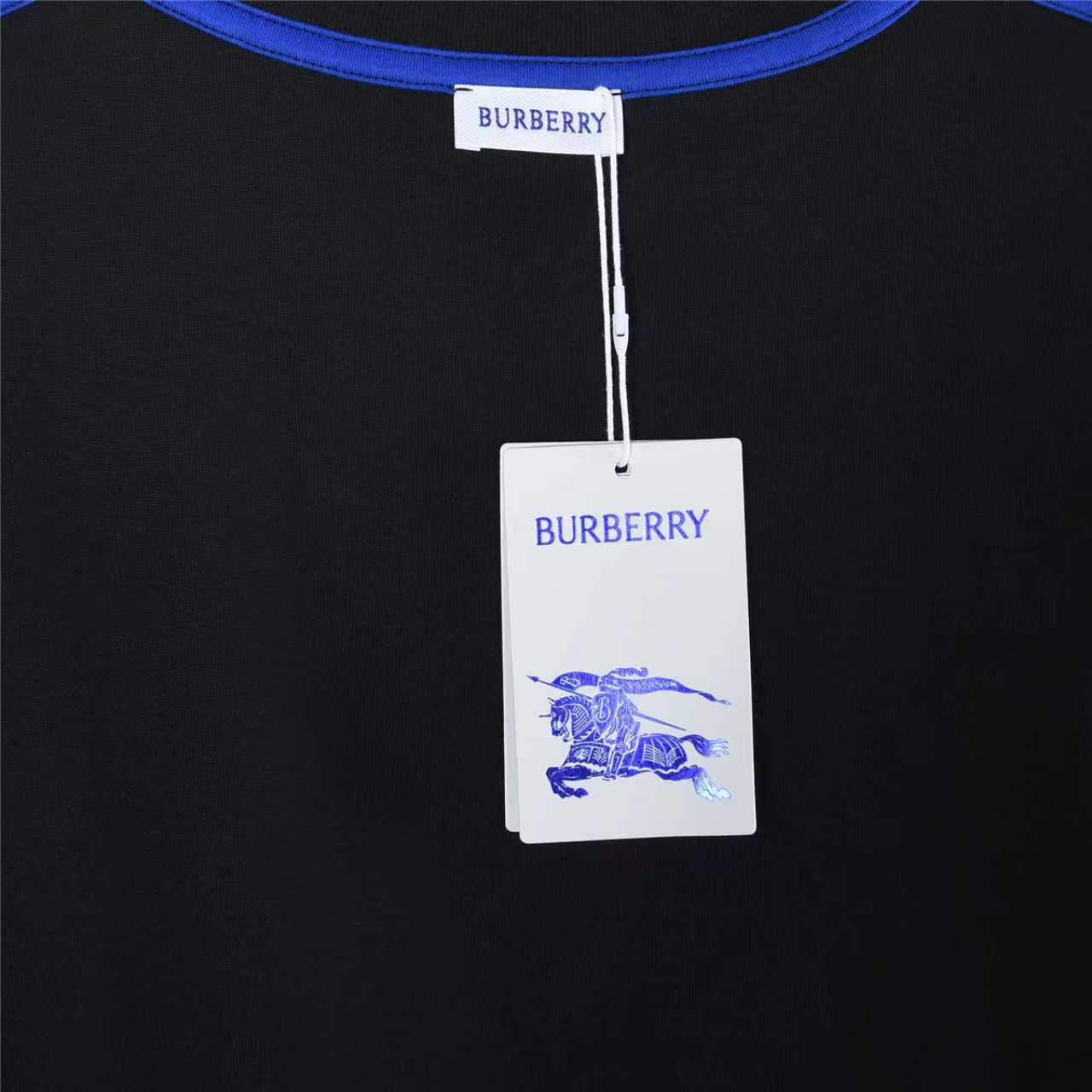 urberry/巴宝莉 25Fw胸前战马长袖 黑色 白色