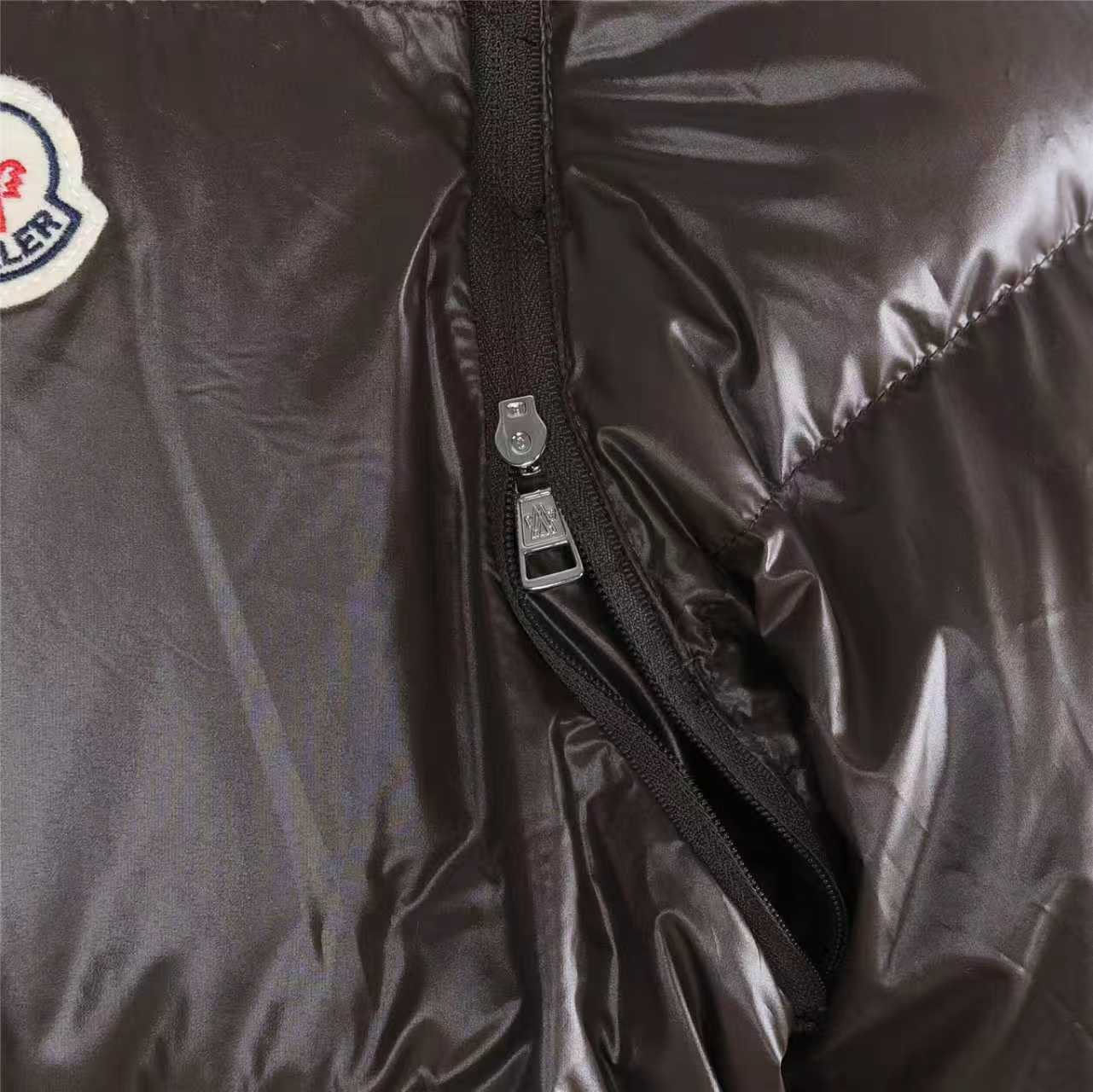 Moncler/蒙口 25FW新款Verone可拆卸双面羽绒服 黑色 卡其 米白
