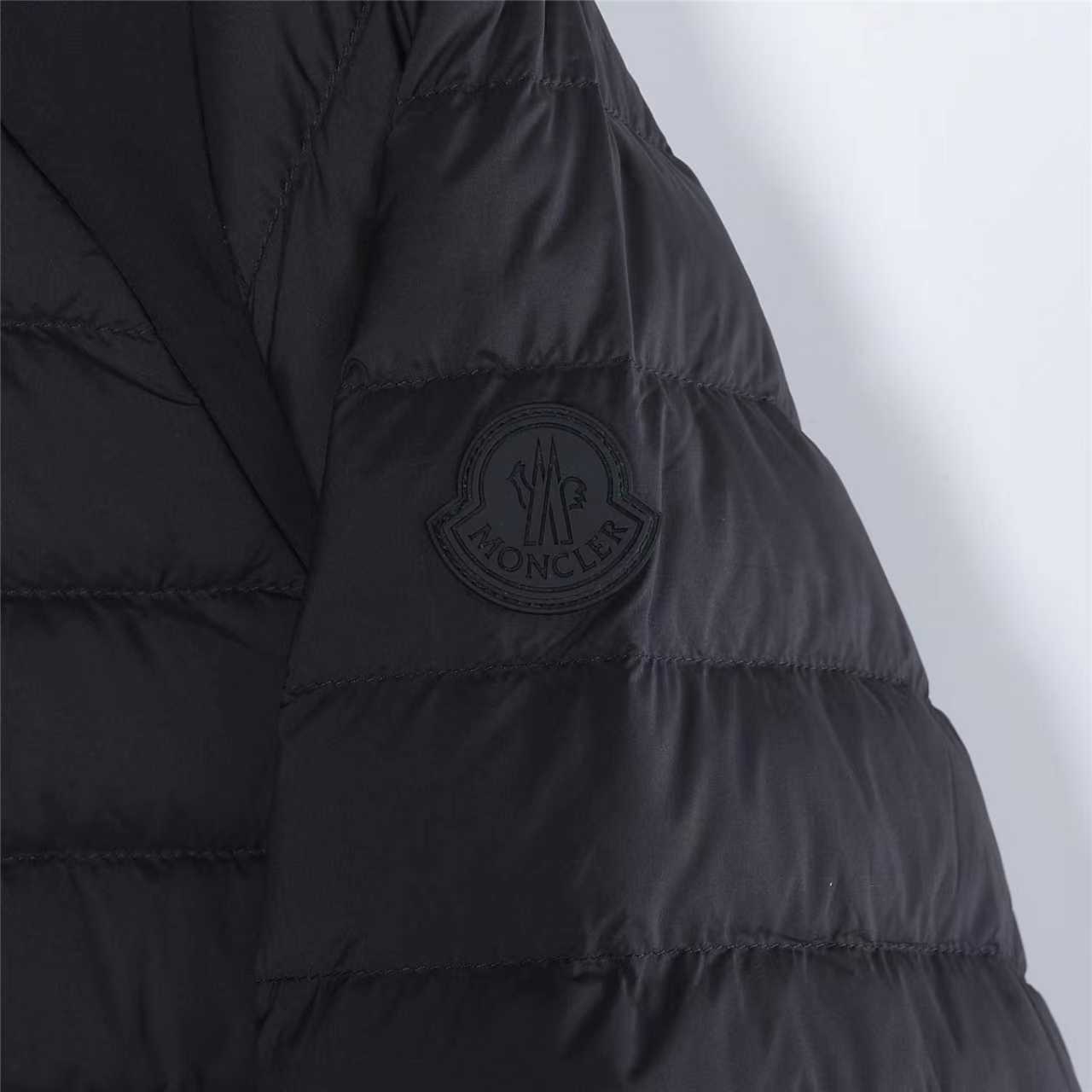 Moncler/蒙口 25Fw黑标排骨拼接连帽轻薄羽绒服 黑色 军绿