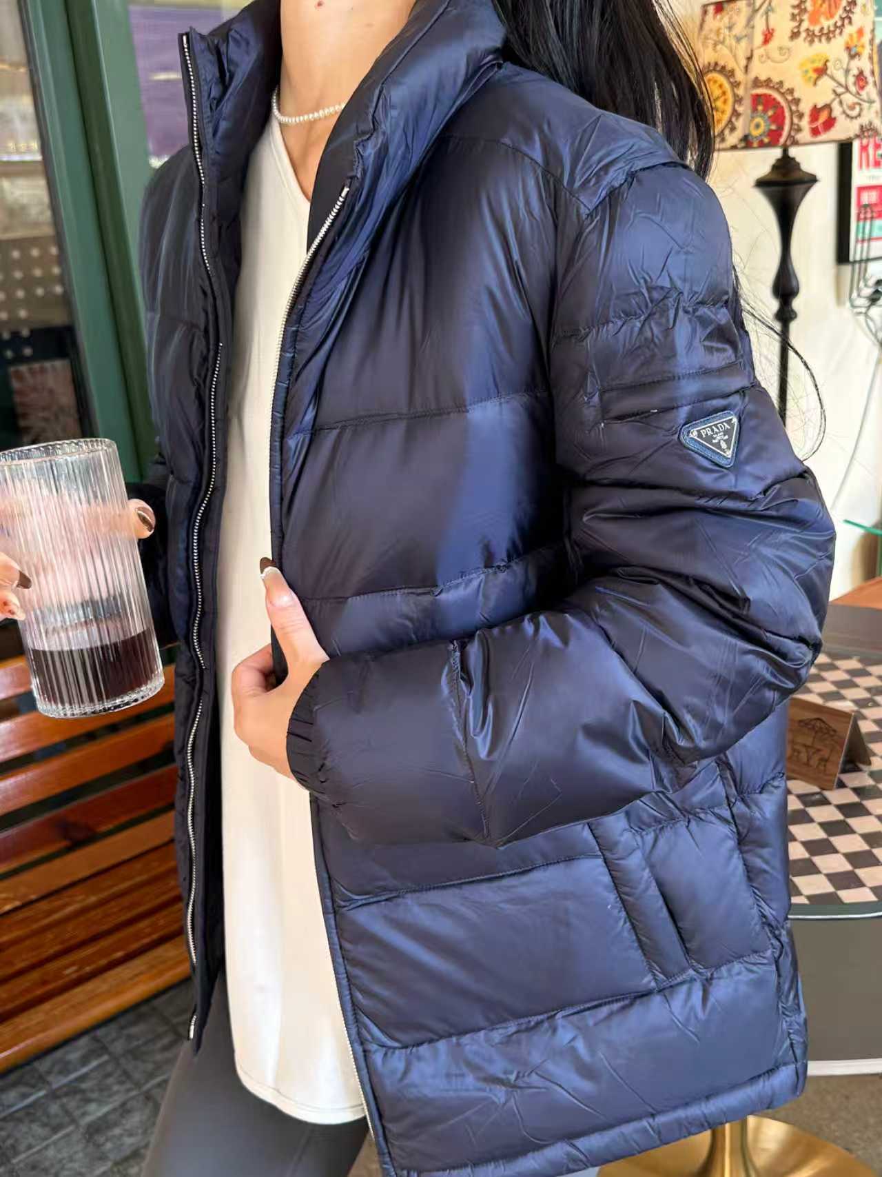 Prada/普拉达 25Fw手臂三角标口袋立领羽绒服 上身效果#