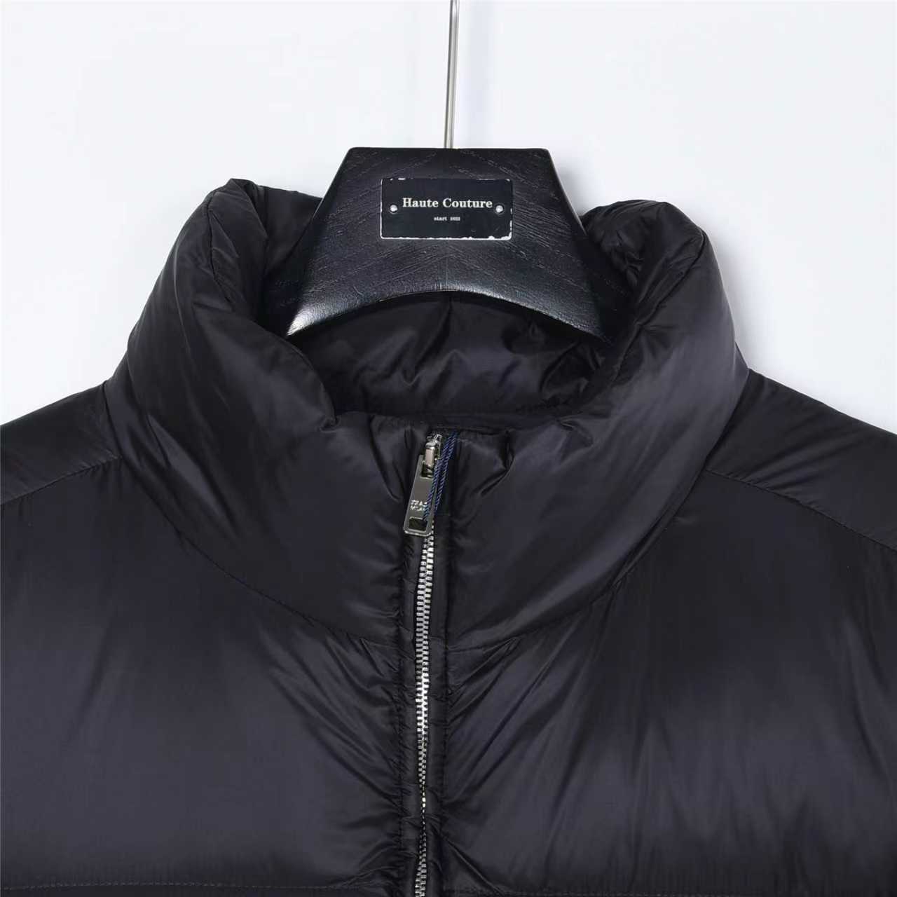 Prada/普拉达 25Fw手臂三角标口袋立领羽绒服