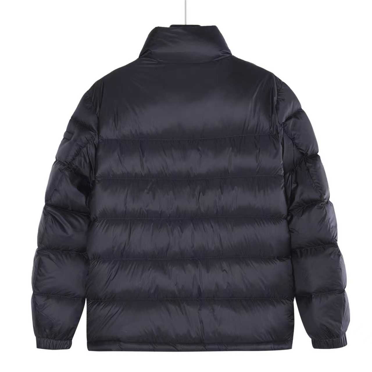 Prada/普拉达 25Fw手臂三角标口袋立领羽绒服