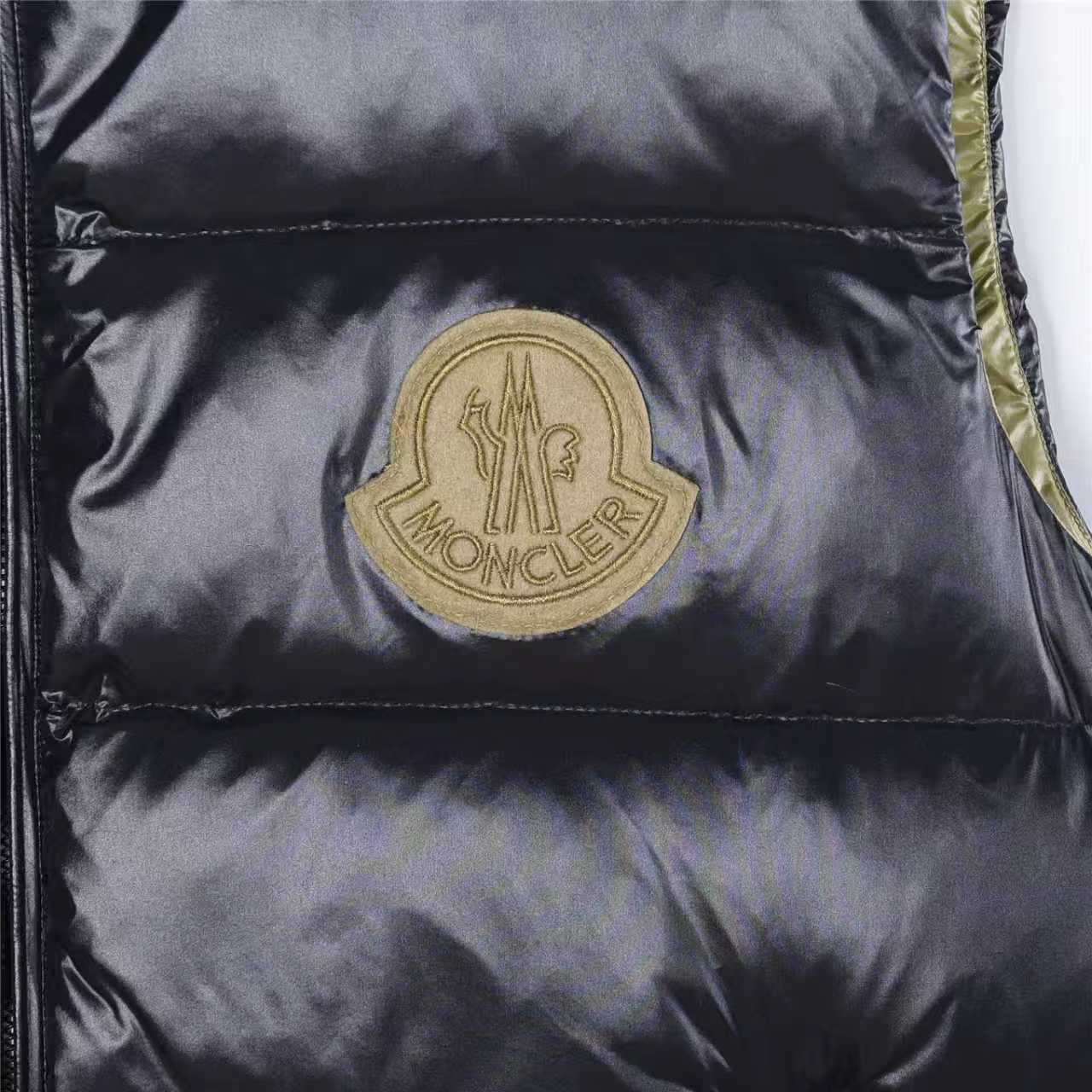 oncler/蒙口 限定黄色大标羽绒马甲 黑色