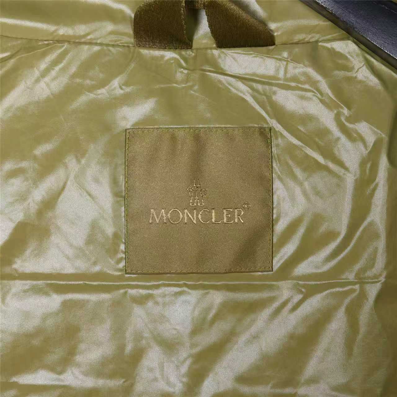 oncler/蒙口 限定黄色大标羽绒马甲 黑色