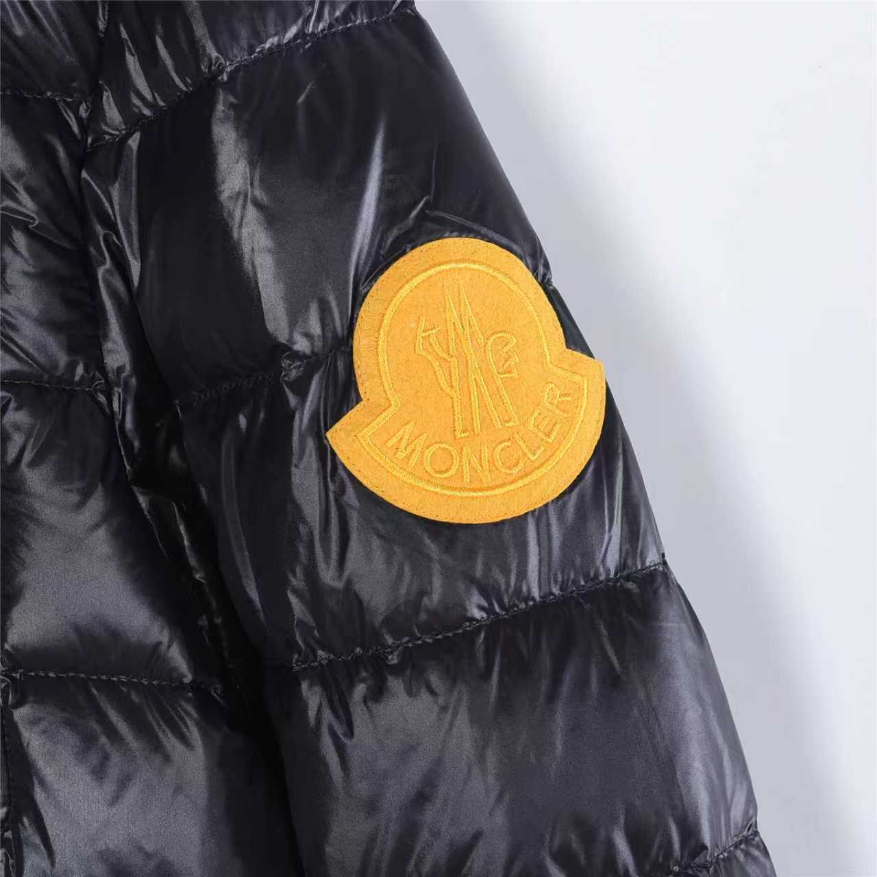oncler/蒙口 25Fw胸口斜拉链限定黄标羽绒服