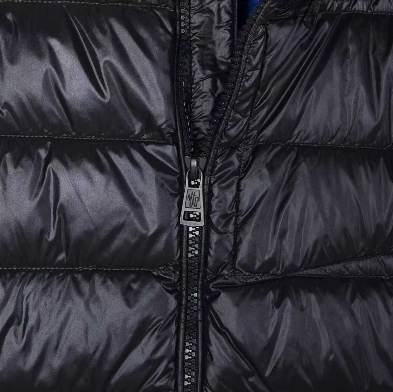 oncler/蒙口 25Fw胸口斜拉链限定黄标羽绒服