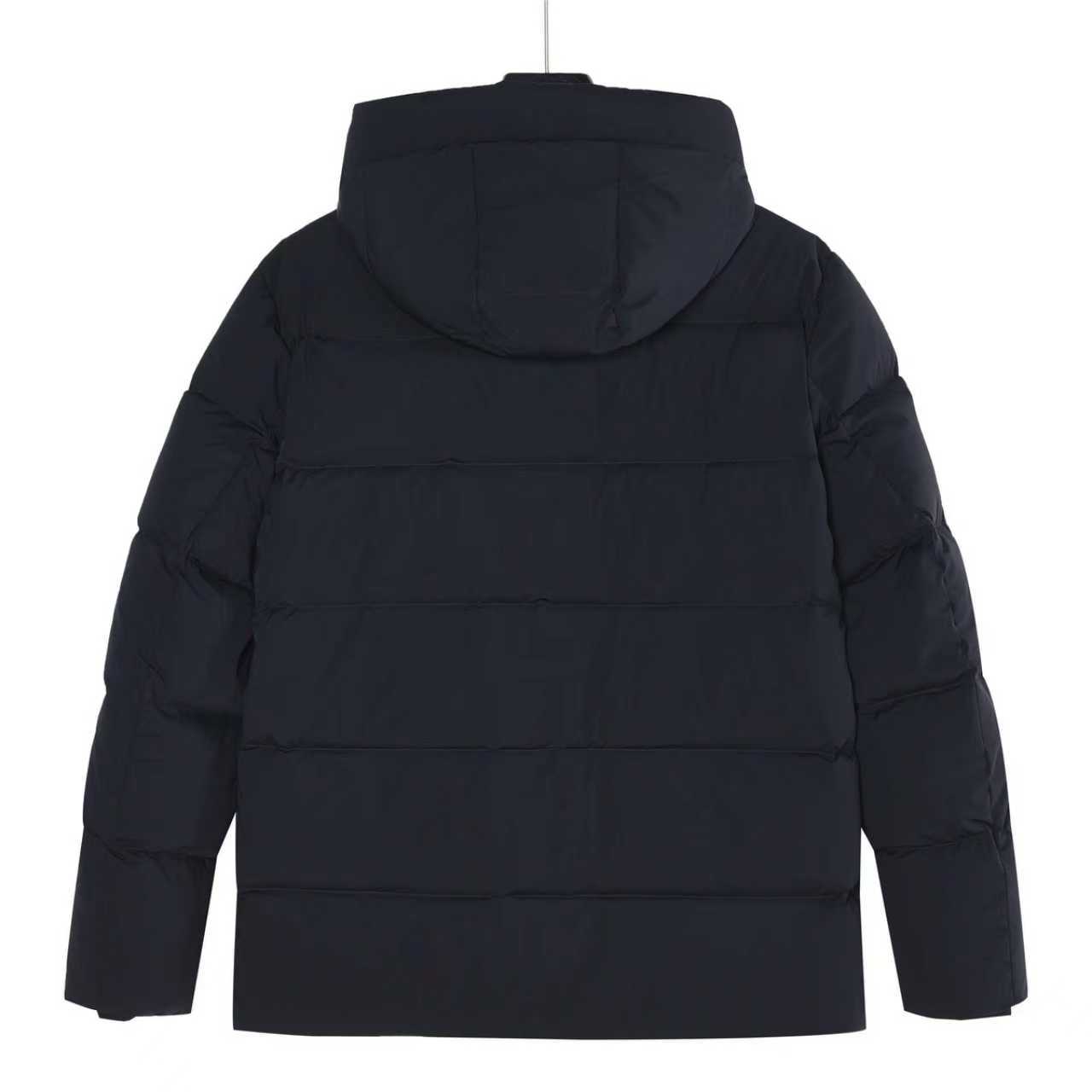 Moncle/蒙口 25Fw胸前字母连帽羽绒服 采用新国标90白鸭绒填充