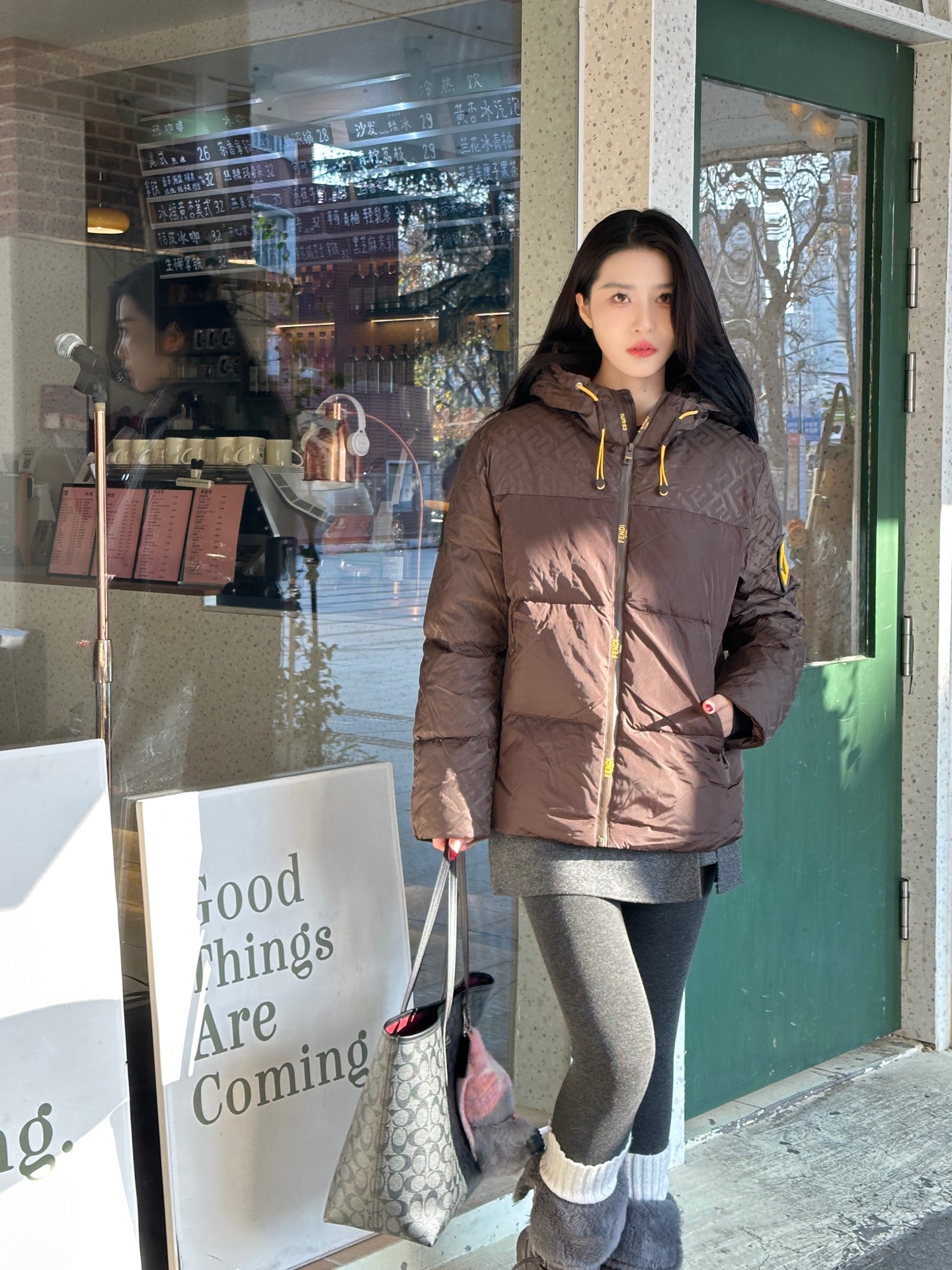 _dpd9sC34stHo2R39s3eG_B4Rh0Onkf3Jcm1g90w