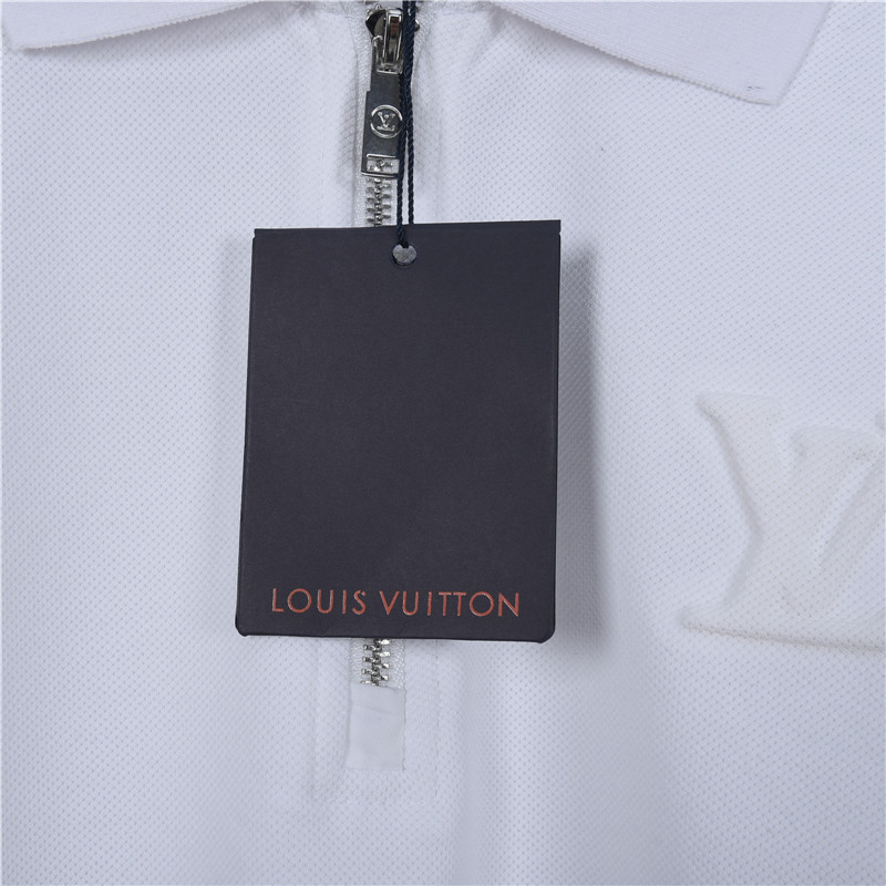 LouisVuitton/路易威登 半拉链胸口LVlogo压花短袖Polo衫 黑色 白色 LouisVuitton/路易威登 半拉链胸口LVlogo压花短袖Polo衫 黑色 白色