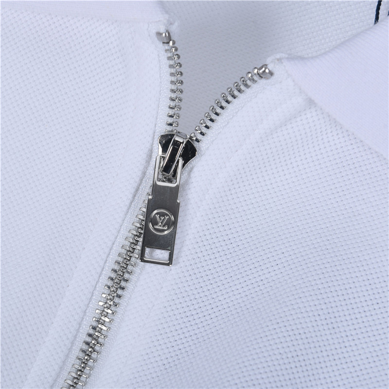 LouisVuitton/路易威登 半拉链胸口LVlogo压花短袖Polo衫 黑色 白色 LouisVuitton/路易威登 半拉链胸口LVlogo压花短袖Polo衫 黑色 白色