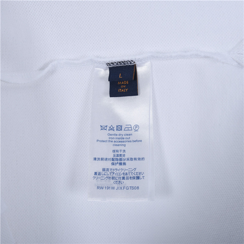 LouisVuitton/路易威登 半拉链胸口LVlogo压花短袖Polo衫 黑色 白色 LouisVuitton/路易威登 半拉链胸口LVlogo压花短袖Polo衫 黑色 白色