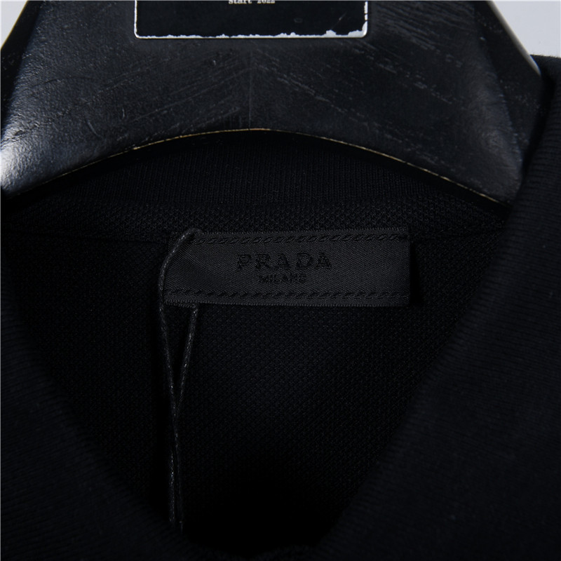 Prada/普拉达 26SS胸口三角标短袖Polo衫 黑色 白色-Top High Quatity Cheap Sneakers Fashion Clothing Clothes Bags handbags Shoes of all Brand wholesale With The best Quality And Beautiful Price from China Factory Chinese suppliers wholesaler seller Prada/普拉达 26SS胸口三角标短袖Polo衫 黑色 白色