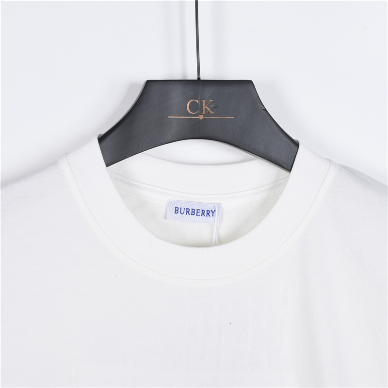 Burberry/巴宝莉 26SS马术今刺绣骑士短袖 黑色 白色-Chinese UA Cheap High Quatity Brand Clothes Bags handbags Sneakers wholesale wholesaler seller from China Factory suppliers Fashion Clothing Shoes best Quality Beautiful Price Burberry/巴宝莉 26SS马术今刺绣骑士短袖 黑色 白色