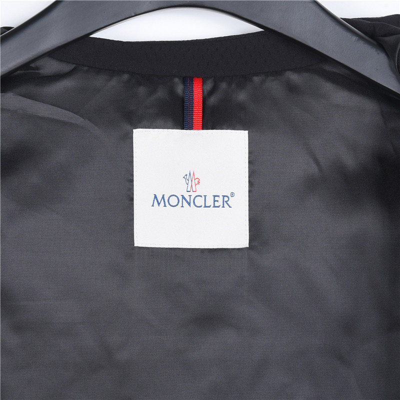 Moncler/蒙口 26SS经典手臂Logo翻领薄外套 Moncler/蒙口 26SS经典手臂Logo翻领薄外套