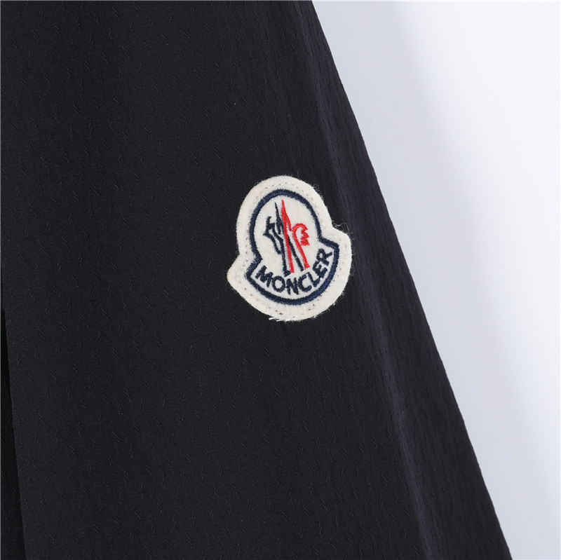 Moncler/蒙口 26SS经典手臂Logo翻领薄外套 Moncler/蒙口 26SS经典手臂Logo翻领薄外套