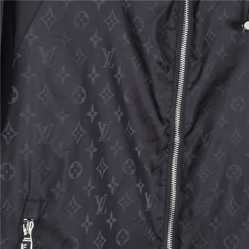 LouisVuitton/路易威登 26SS老花满印袖子拼接连帽薄外套-莆田鞋,莆田鞋货源,高仿鞋,高仿鞋货源,安福档口,莆田高仿鞋,莆田鞋批发,高仿鞋批发,莆田高仿运动鞋,高仿运动鞋,莆田运动鞋 LouisVuitton/路易威登 26SS老花满印袖子拼接连帽薄外套