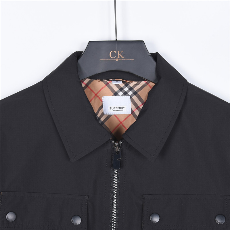 Burberry/巴宝莉 26SSS刺绣战马双口袋翻领薄外套 黑色 灰绿-Chinese UA Cheap High Quatity Brand Clothes Bags handbags Sneakers wholesale wholesaler seller from China Factory suppliers Fashion Clothing Shoes best Quality Beautiful Price Burberry/巴宝莉 26SSS刺绣战马双口袋翻领薄外套 黑色 灰绿
