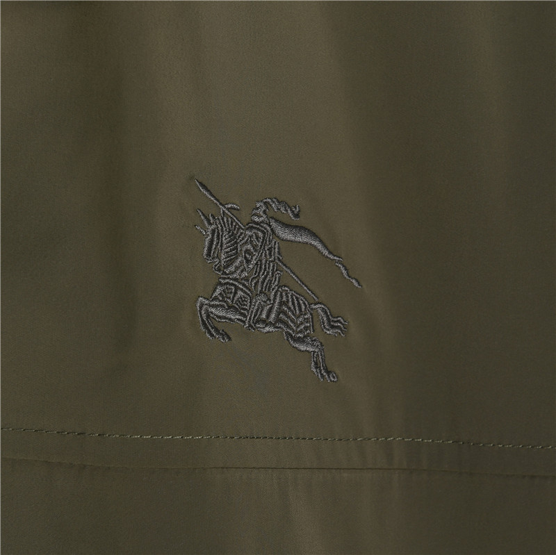 Burberry 巴宝莉26SS轻机能风刺绣战马翻领薄外套
