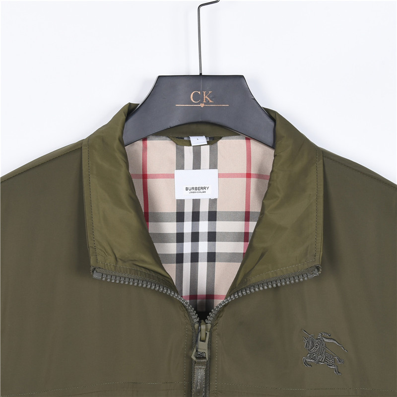 Burberry 巴宝莉26SS轻机能风刺绣战马翻领薄外套