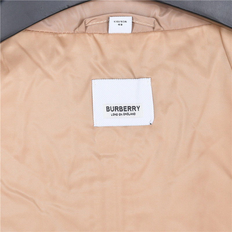 Burberry/巴宝莉26SS胸前硅胶战马翻领薄外套 黑色 黄色-莆田鞋,莆田鞋货源,高仿鞋,高仿鞋货源,安福档口,莆田高仿鞋,莆田鞋批发,高仿鞋批发,莆田高仿运动鞋,高仿运动鞋,莆田运动鞋 Burberry/巴宝莉26SS胸前硅胶战马翻领薄外套 黑色 黄色