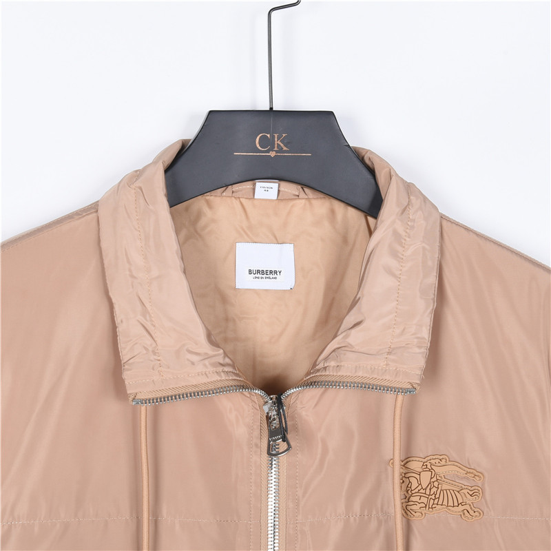 Burberry/巴宝莉26SS胸前硅胶战马翻领薄外套 黑色 黄色-莆田鞋,莆田鞋货源,高仿鞋,高仿鞋货源,安福档口,莆田高仿鞋,莆田鞋批发,高仿鞋批发,莆田高仿运动鞋,高仿运动鞋,莆田运动鞋 Burberry/巴宝莉26SS胸前硅胶战马翻领薄外套 黑色 黄色