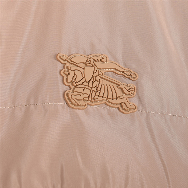 Burberry/巴宝莉26SS胸前硅胶战马翻领薄外套 黑色 黄色-莆田鞋,莆田鞋货源,高仿鞋,高仿鞋货源,安福档口,莆田高仿鞋,莆田鞋批发,高仿鞋批发,莆田高仿运动鞋,高仿运动鞋,莆田运动鞋 Burberry/巴宝莉26SS胸前硅胶战马翻领薄外套 黑色 黄色