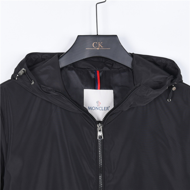 Moncler/蒙口 26SSS手臂口袋轻奢休闲风连帽薄外套 黑色 绿色-莆田鞋,莆田鞋货源,高仿鞋,高仿鞋货源,安福档口,莆田高仿鞋,莆田鞋批发,高仿鞋批发,莆田高仿运动鞋,高仿运动鞋,莆田运动鞋 Moncler/蒙口 26SSS手臂口袋轻奢休闲风连帽薄外套 黑色 绿色